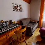 House Pr' Ta Star Lip' * Rakitna