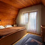 House Pr' Ta Star Lip' *